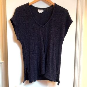 VELVET by Graham & Spencer Revolve brand deep navy, v-neck top. Side slits. Sz S
